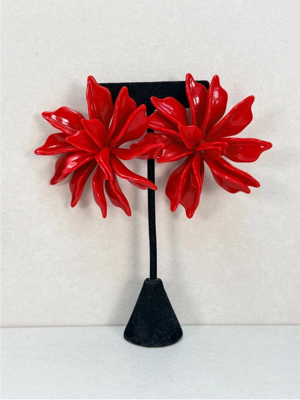 Zara maxi embossed Red Floral Petal Statement Earrings - Picture 3 of 6